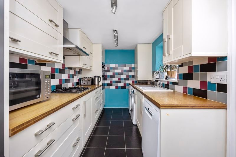 3 bed terraced house for sale in Bentham Road, Hanover, Brighton BN2, £550,000