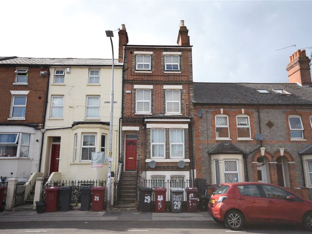 1 bed flat for sale in George Street, Reading RG1, £140,000