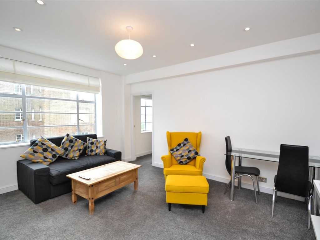 1 bed flat for sale in Kings Court, Hamlet Gardens W6, £395,000