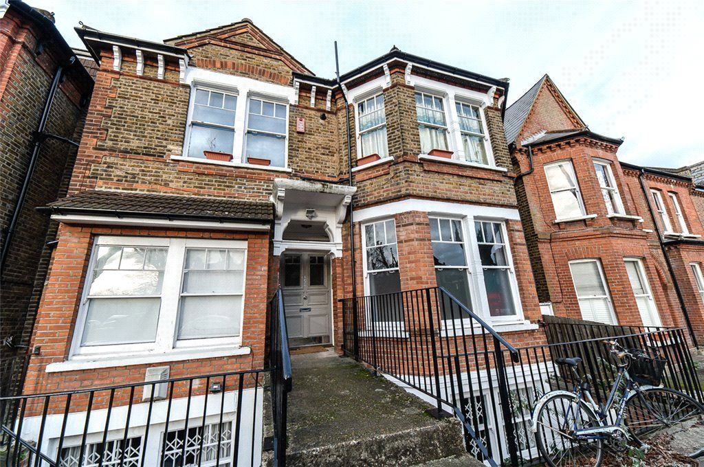 1 bed flat for sale in Palace Road, London SW2, £365,000