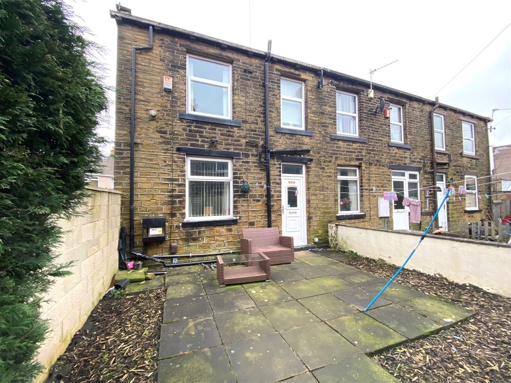 2 bed end terrace house for sale in Beacon Road, Bradford, West Yorkshire BD6, £75,000