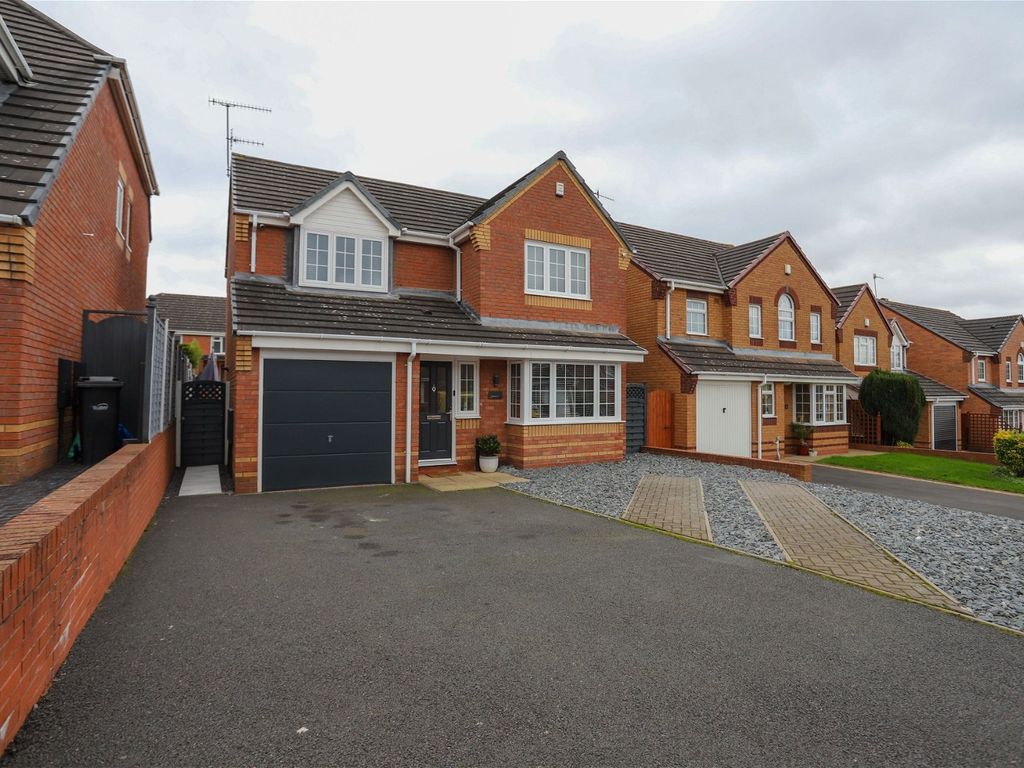 4 bed detached house for sale in Berkswell Close, Dudley DY1, £425,000