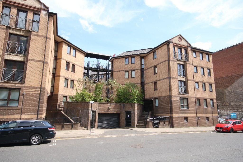 2 bed flat to rent in Brown Street, City Centre, Glasgow G2, £1,100 pcm