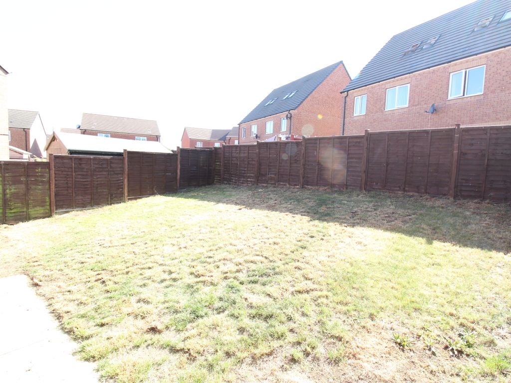 2 bed semi-detached house to rent in Northumberland Way, Walsall WS2, £875 pcm