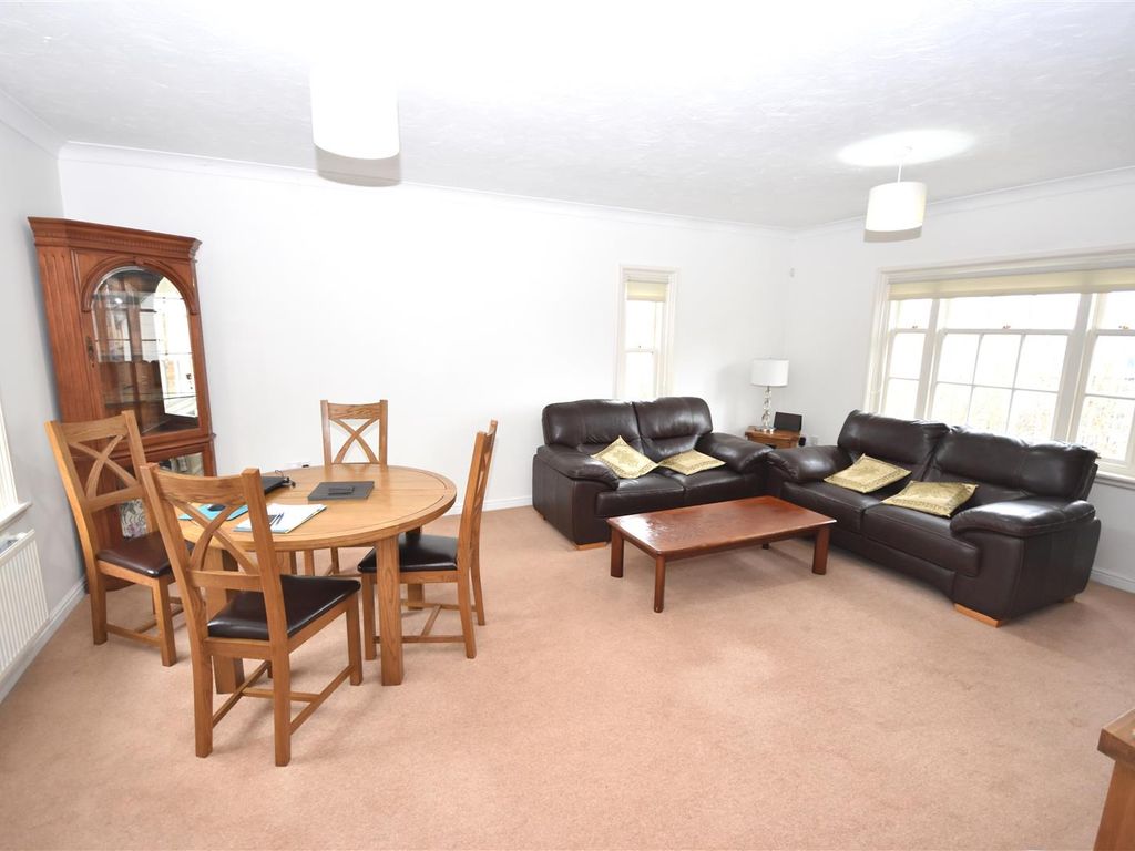 2 bed flat to rent in Highgate, Durham DH1, £1,500 pcm