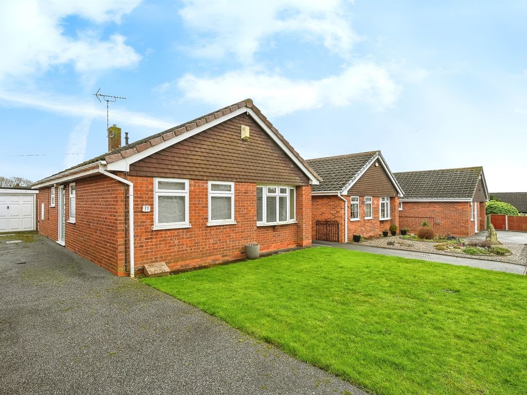 3 bed detached bungalow for sale in Old Barn Close, Gnosall, Stafford ST20, £310,000