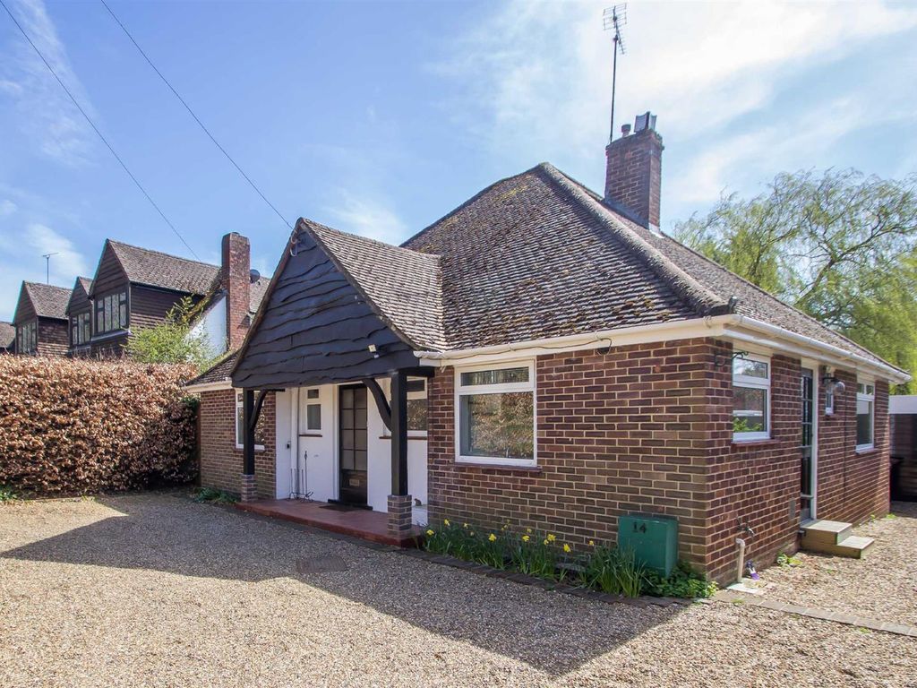 2 bed bungalow to rent in Church Way, Hurst Green, Oxted RH8, £1,950 pcm