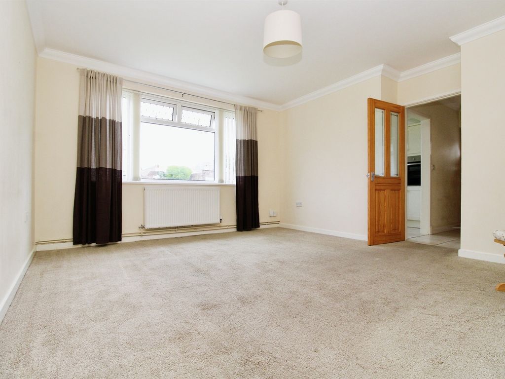 2 bed flat for sale in Fairwood Road, Cardiff CF5, £135,000