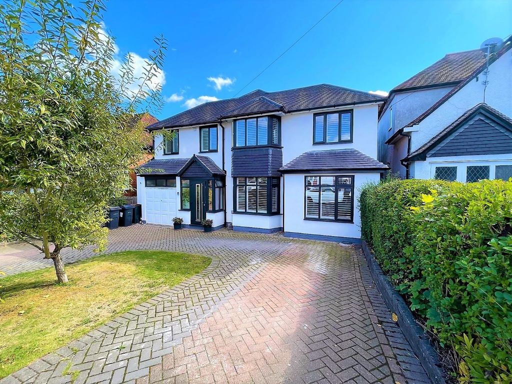 6 bed detached house for sale in Antrobus Road, Sutton Coldfield B73, £650,000
