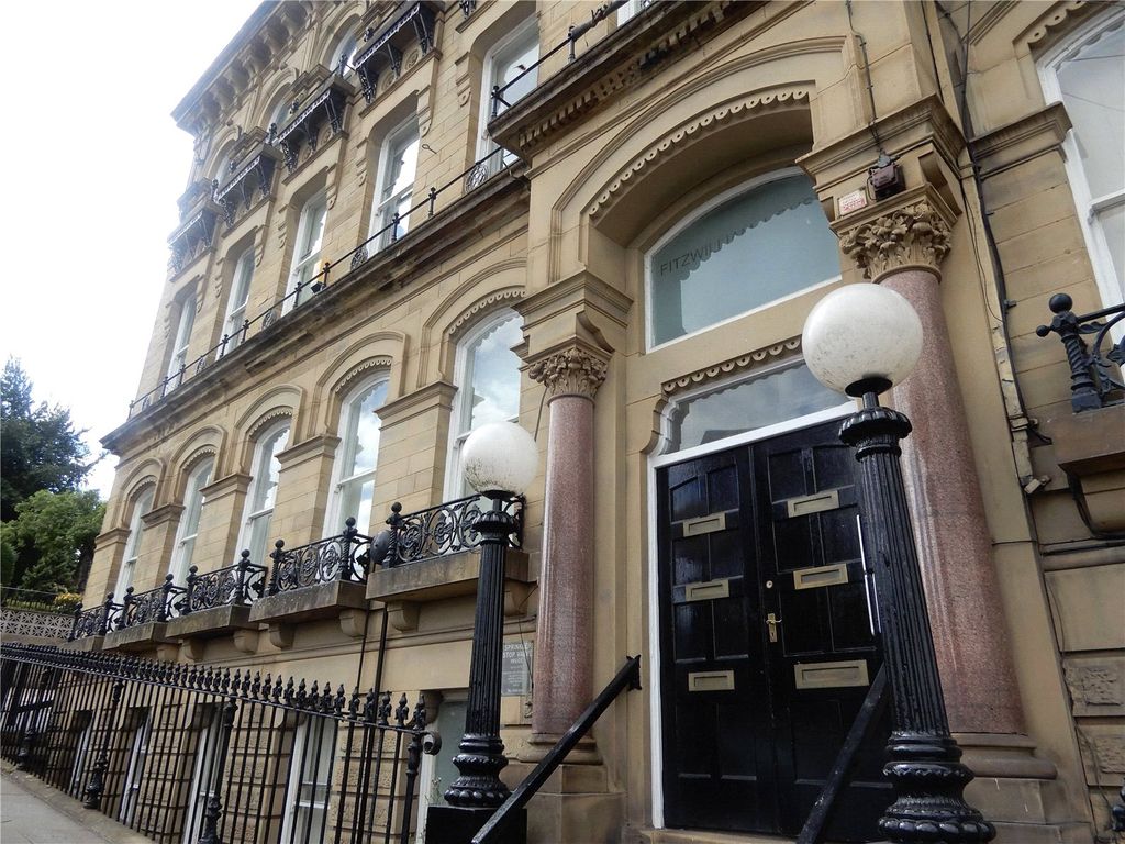 1 bed flat to rent in Fitzwilliam Street, Huddersfield HD1, £570 pcm
