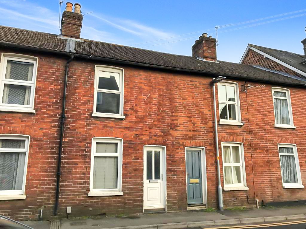 2 bed terraced house for sale in Greencroft Street, Salisbury SP1, £245,000
