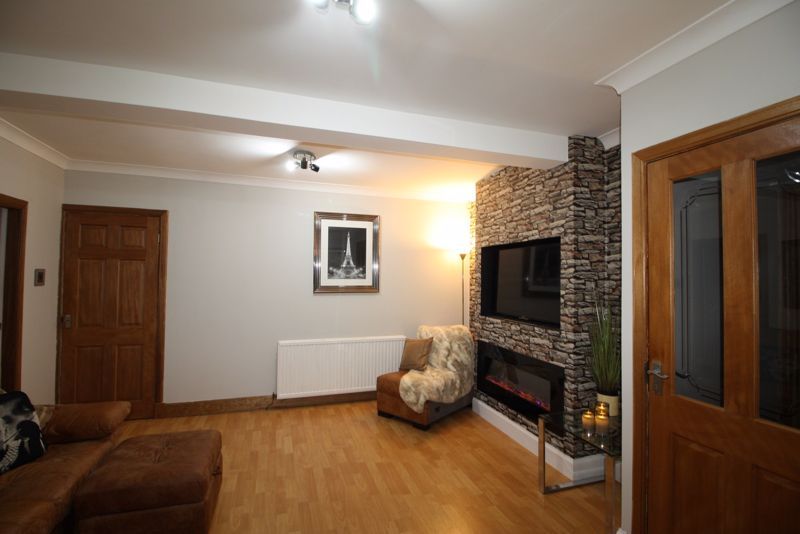 2 bed flat for sale in Claremont, Alloa FK10, £119,950