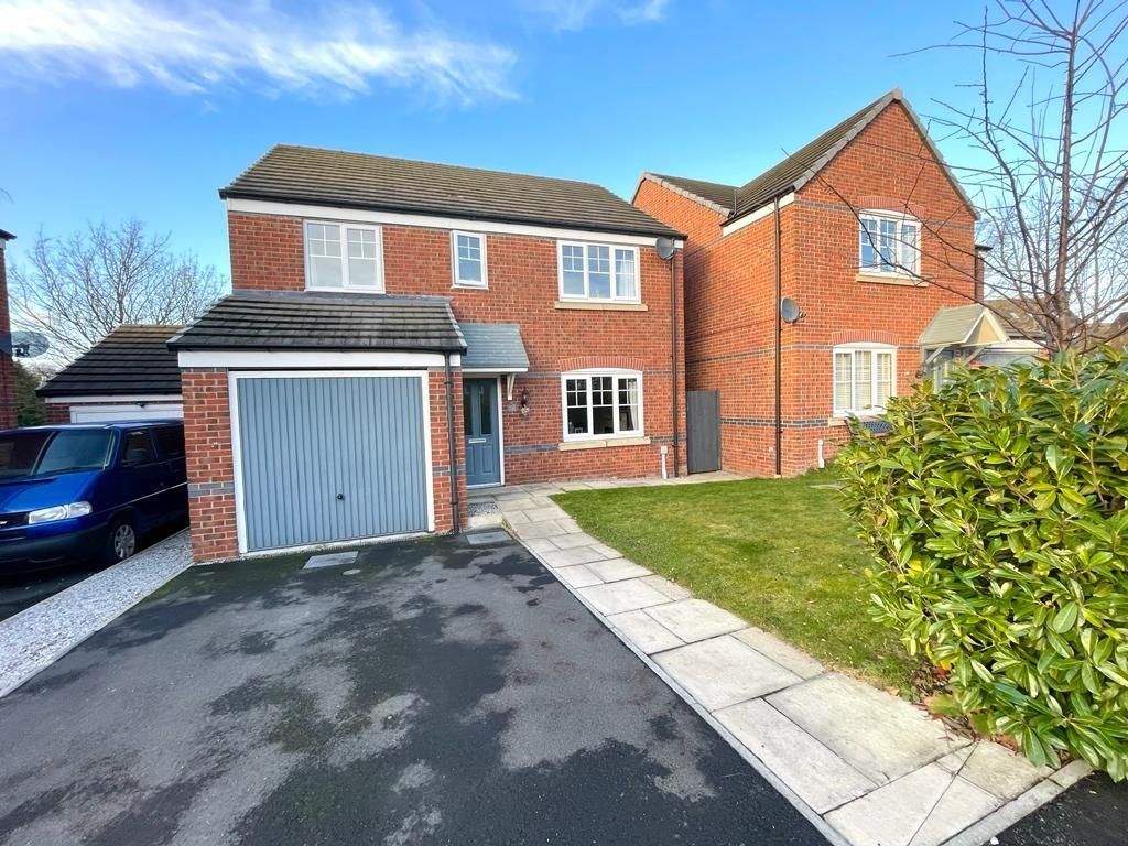 4 bed detached house for sale in Woodpecker Close, Sandbach CW11, £320,000