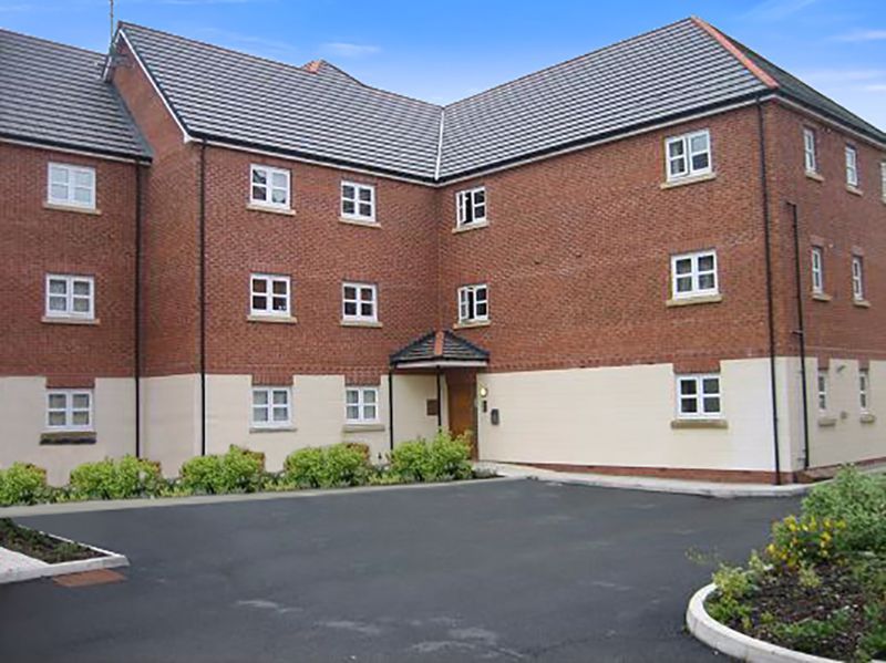 2 bed flat for sale in Hartford Drive, Bury BL8, £155,000
