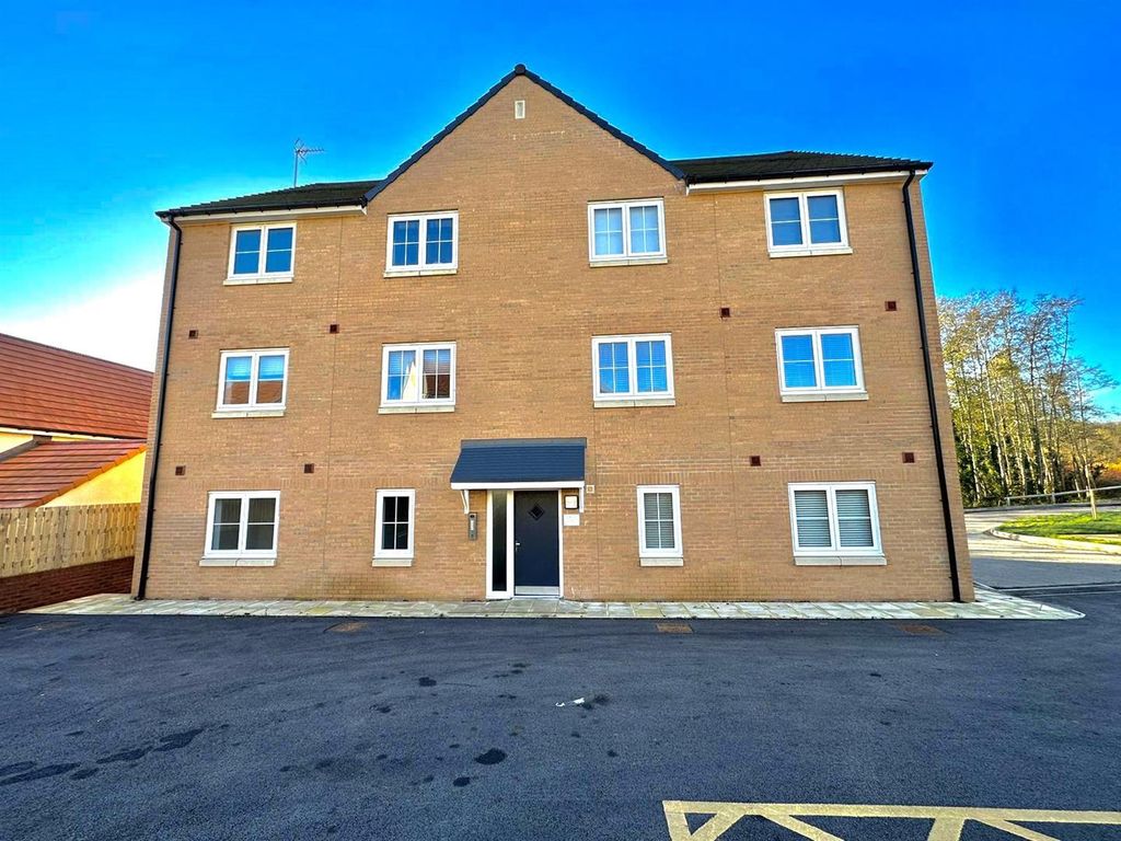 2 bed flat for sale in Ffordd Gwern, Mold CH7, £159,950