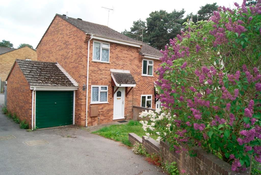 2 bed semi-detached house to rent in Overcombe Close, Poole BH17, £1,250 pcm