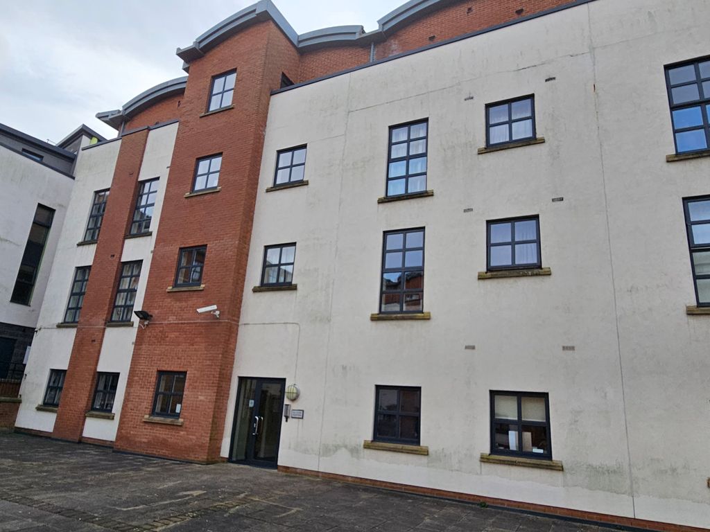 2 bed flat to rent in Curzon Place, Gateshead NE8, £1,050 pcm