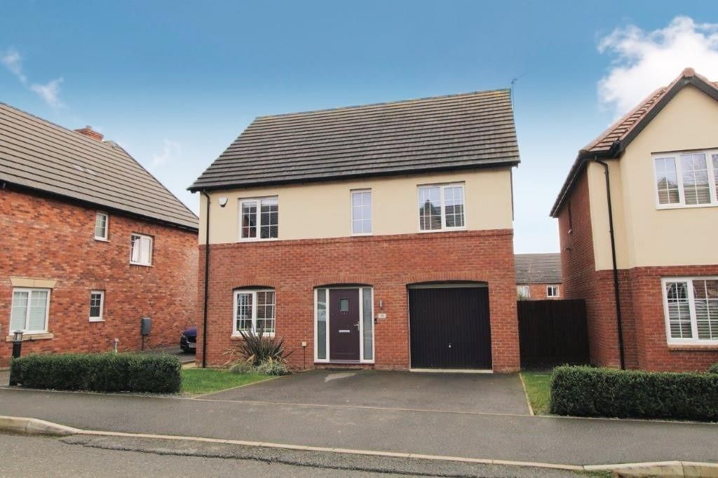 4 bed property for sale in Buttercup Drive, Daventry NN11, £400,000