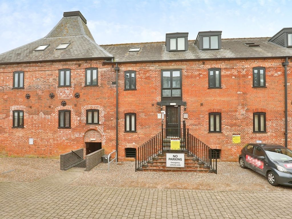 1 bed flat for sale in Dereham NR19, £90,000