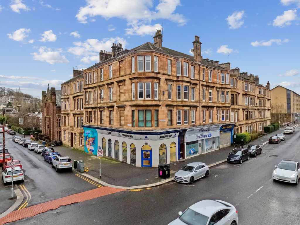 1 bed flat for sale in Kilmarnock Road, Shawlands, Glasgow G43, £149,000