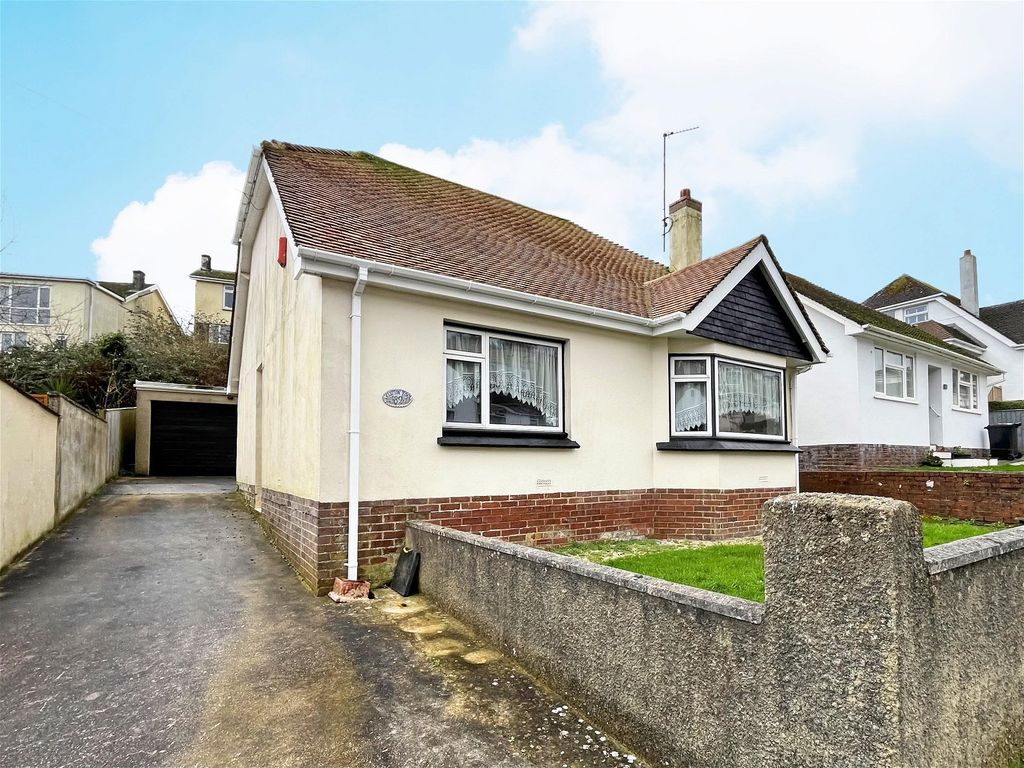 4 bed bungalow for sale in Clifton Road, Paignton TQ3, £295,000