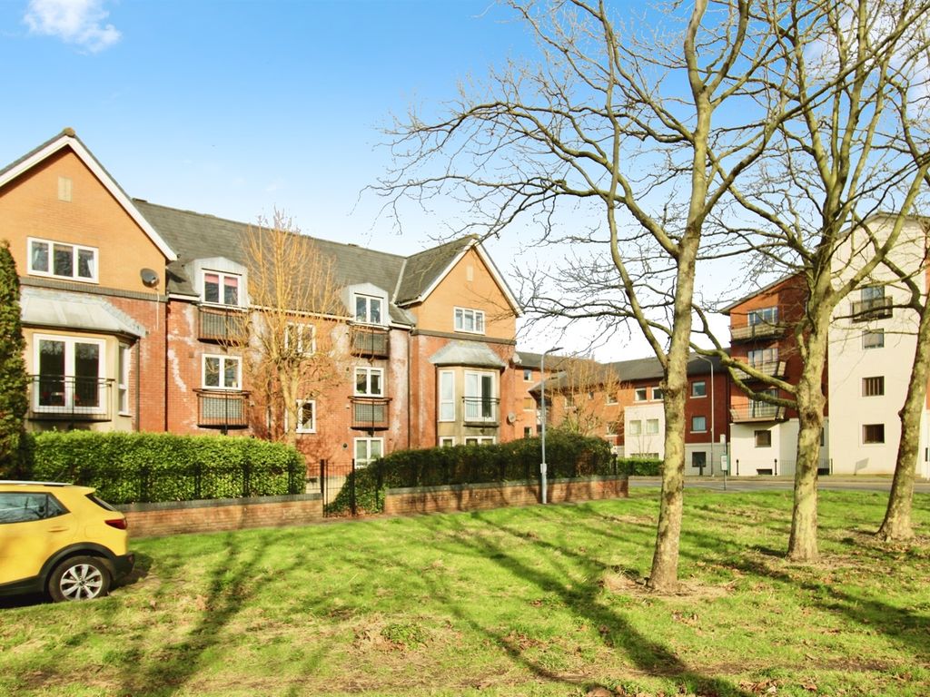 2 bed flat for sale in Windlass Court, Barquentine Place, Cardiff CF10, £170,000