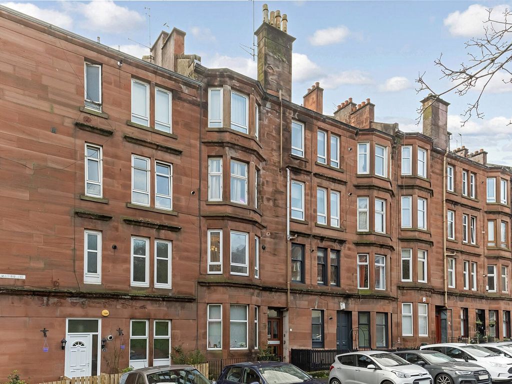 1 bed flat for sale in Crathie Drive, Partick, Glasgow G11, £85,000