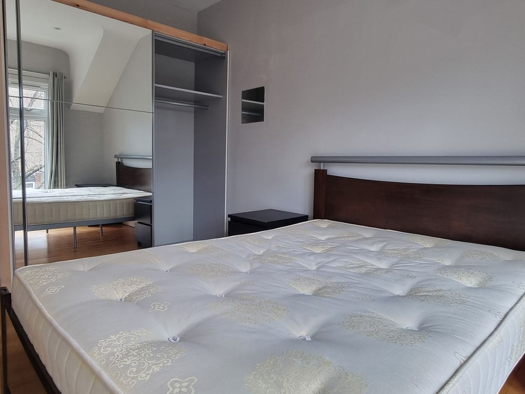 1 bed flat to rent in Southwark Bridge Road, Borough SE1, £1,999 pcm