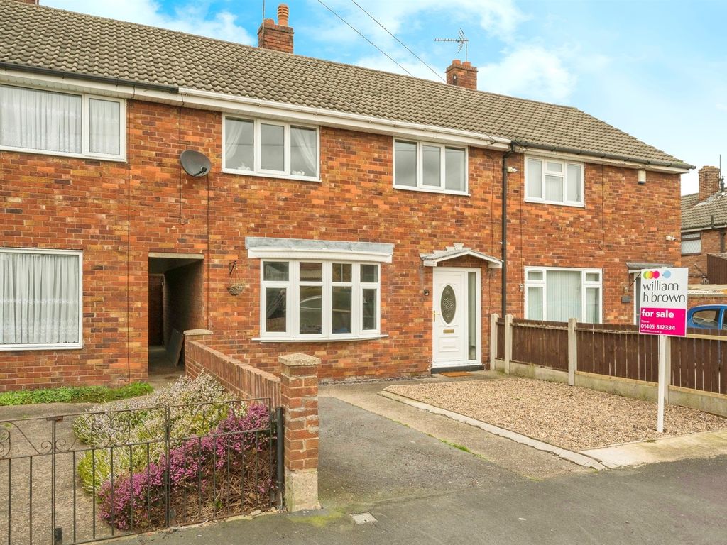 3 bed terraced house for sale in Oldfield Road, Thorne, Doncaster DN8, £125,000