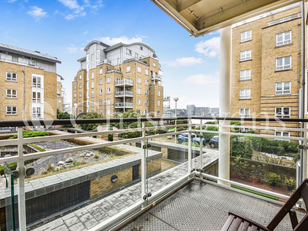 2 bed flat to rent in St Davids Square, Isle Of Dogs, London E14, £2,297 pcm