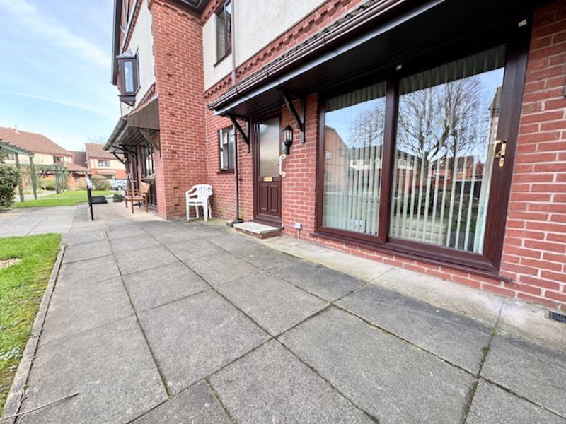 1 bed flat for sale in Lilac Court, Scartho, Grimsby DN33, £139,950