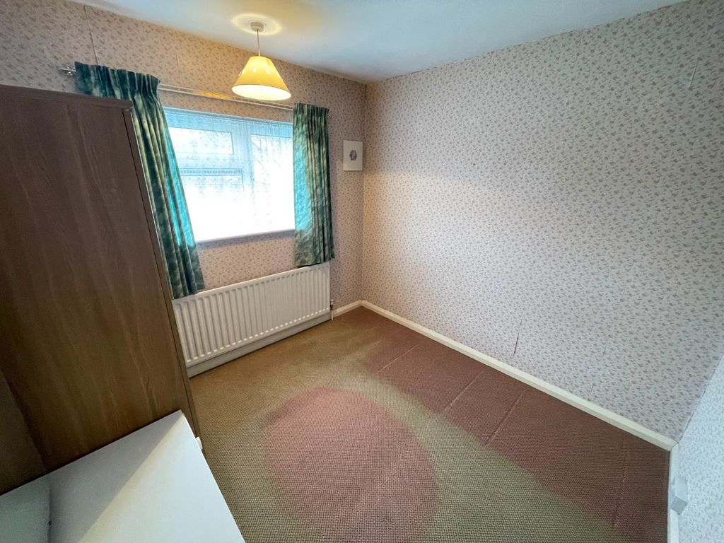 2 bed terraced house for sale in Derwent Road, Luton, Bedfordshire LU2, £240,000