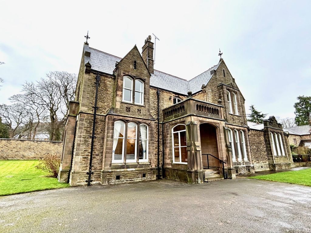 2 bed flat for sale in Dale Road South, Darley Dale, Matlock DE4, £350,000