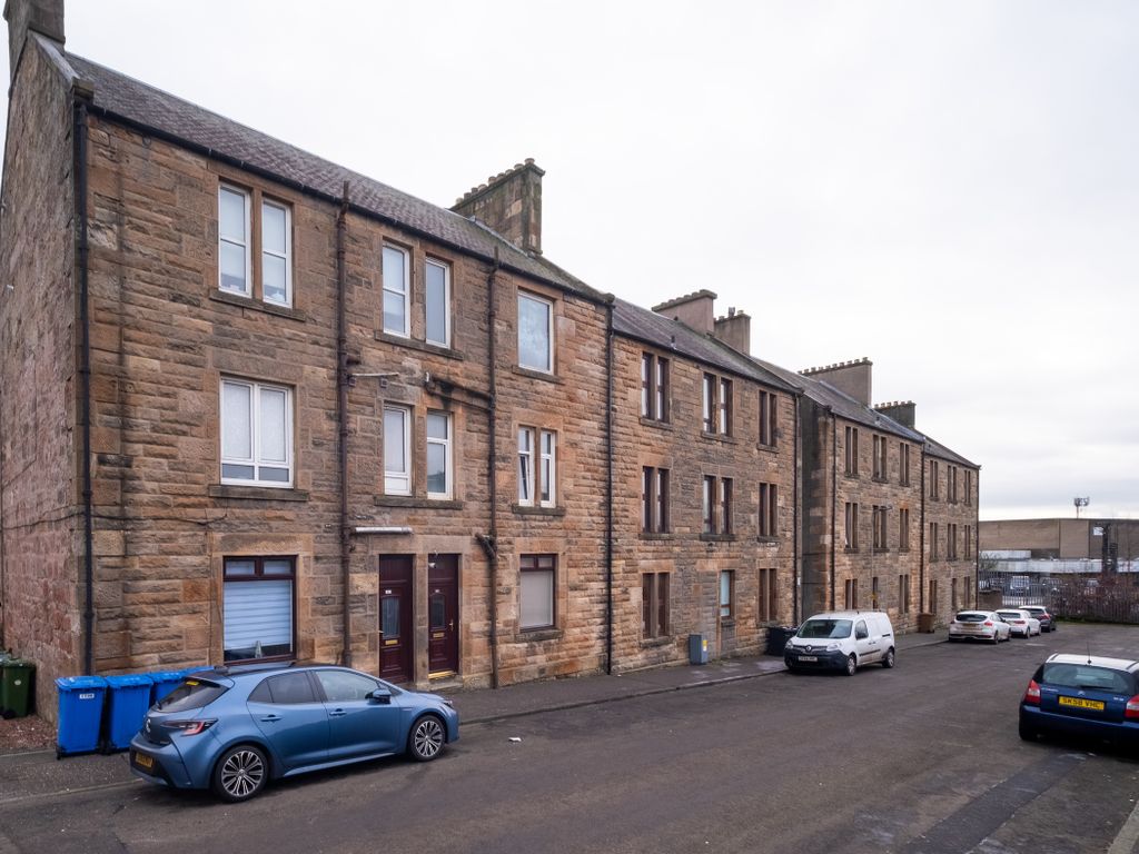 1 bed flat for sale in Greenfield Street, Alloa FK10, £55,000