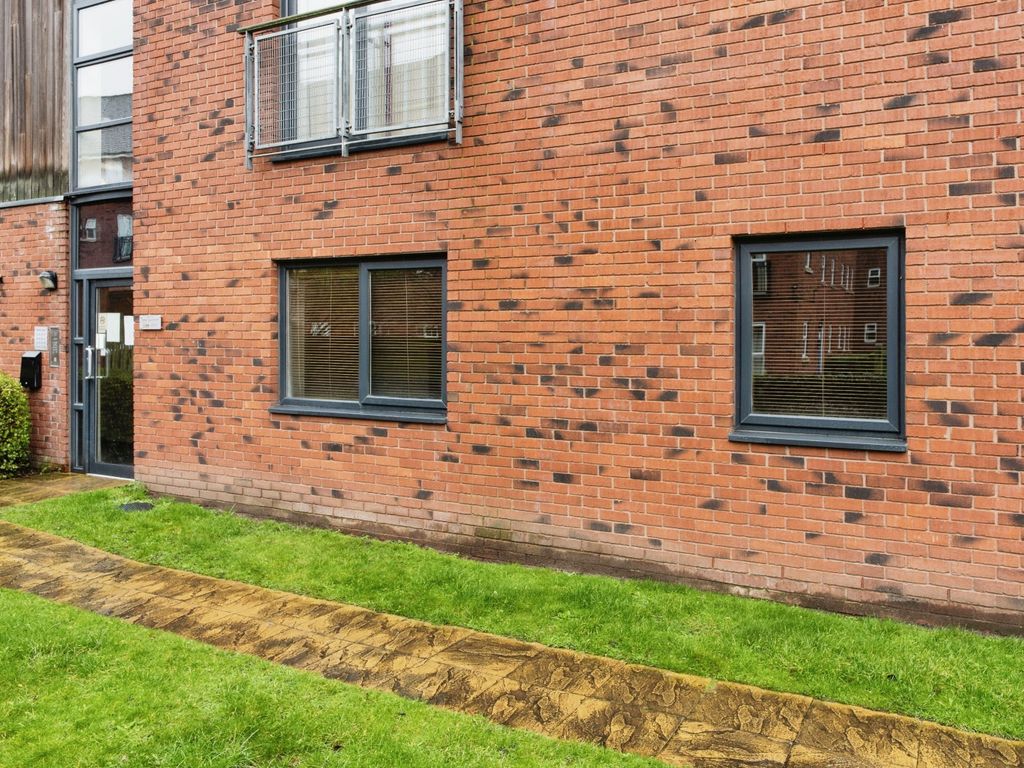 1 bed flat for sale in Dutton Court, Warrington, Cheshire WA1, £70,000