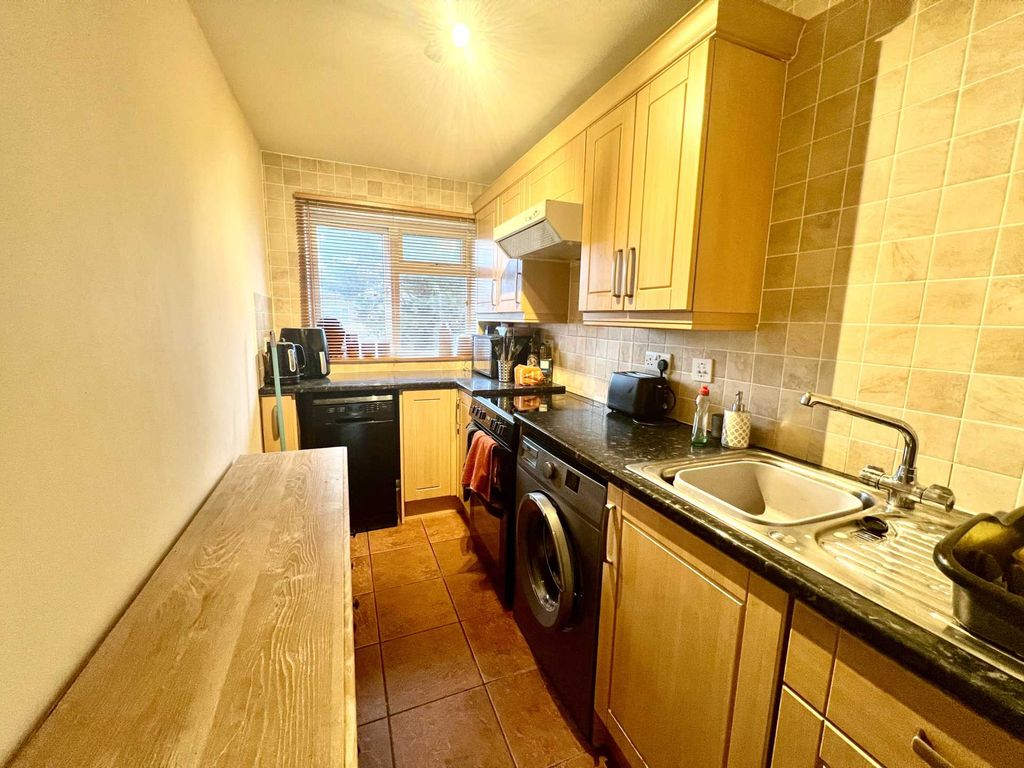 1 bed flat to rent in Woodlands Road, Bognor Regis PO22, £800 pcm