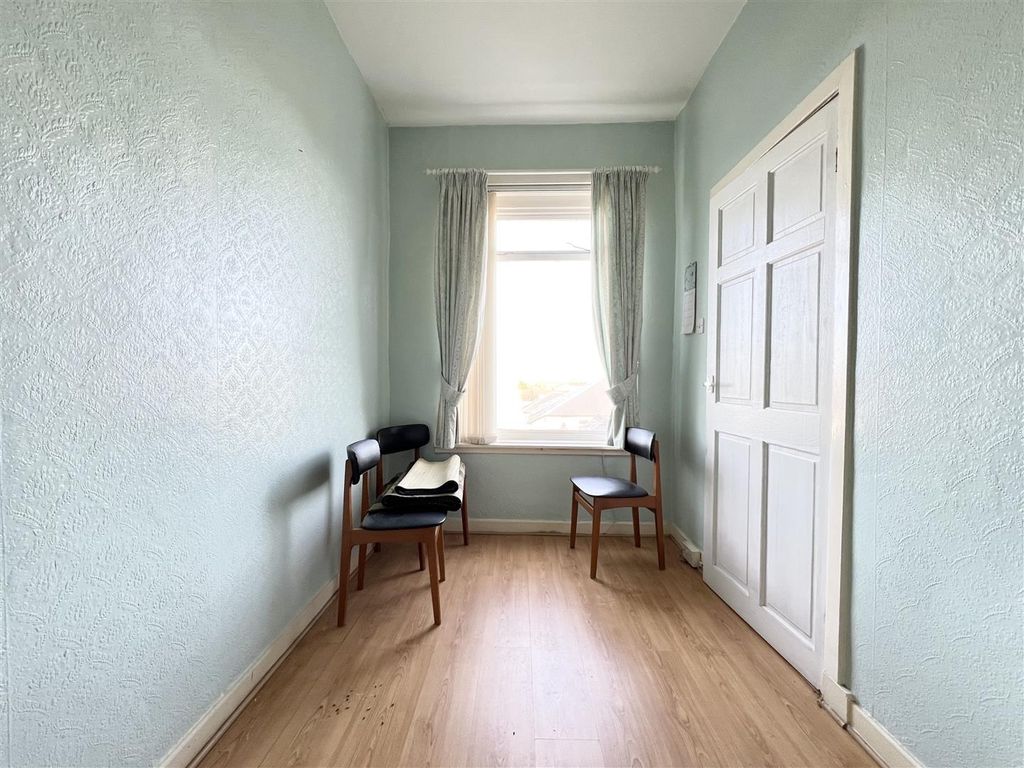 2 bed flat for sale in Montford Avenue, Glasgow G44, £85,000