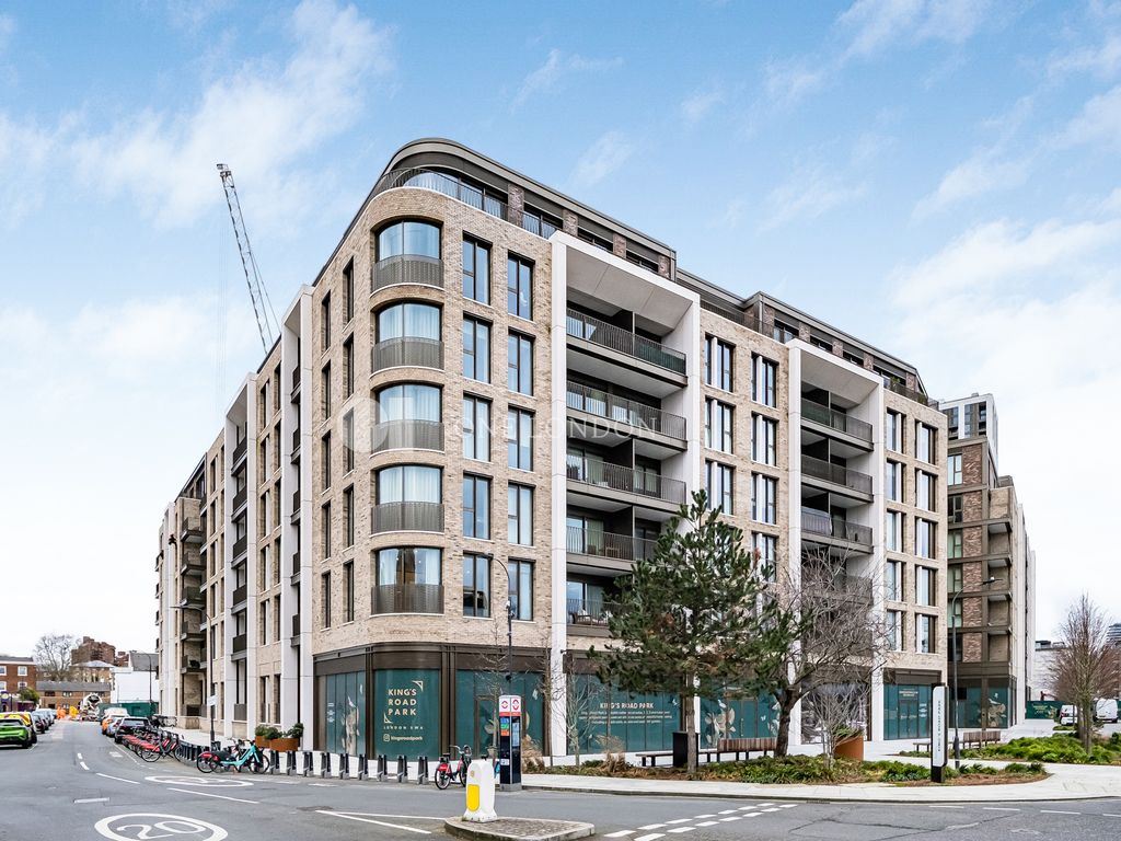 New home, 4 bed flat for sale in Hampton House, London SW6, £5,300,000