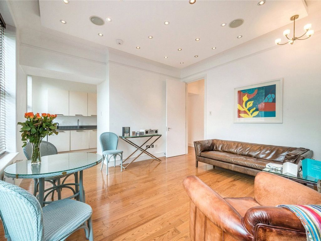 1 bed flat to rent in Bloomsbury Square, Bloomsbury WC1A, £4,498 pcm