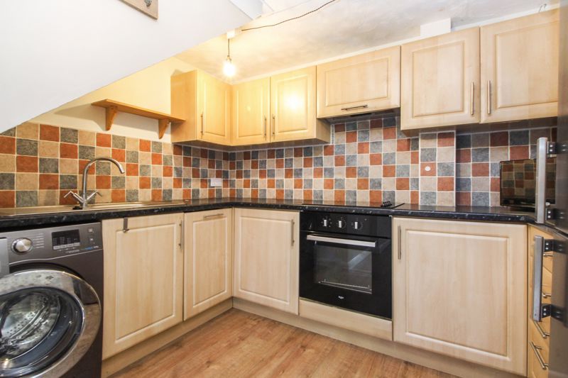 2 bed terraced house to rent in Sunderland Close, Ravensden MK44, £1,200 pcm