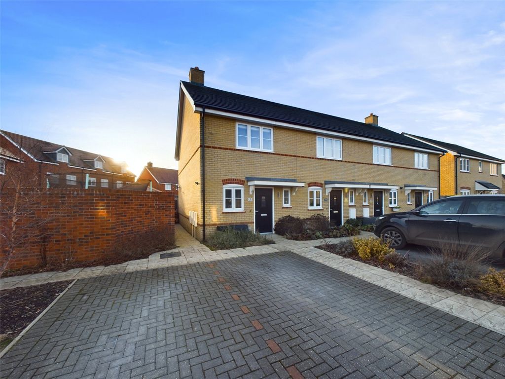 2 bed end terrace house for sale in Barley Close, Longwick, Buckinghamshire HP27, £355,000