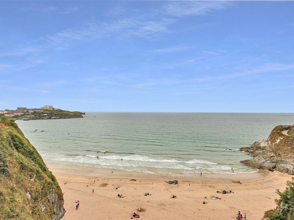 1 bed flat for sale in Cliff Road, Newquay TR7, £160,000