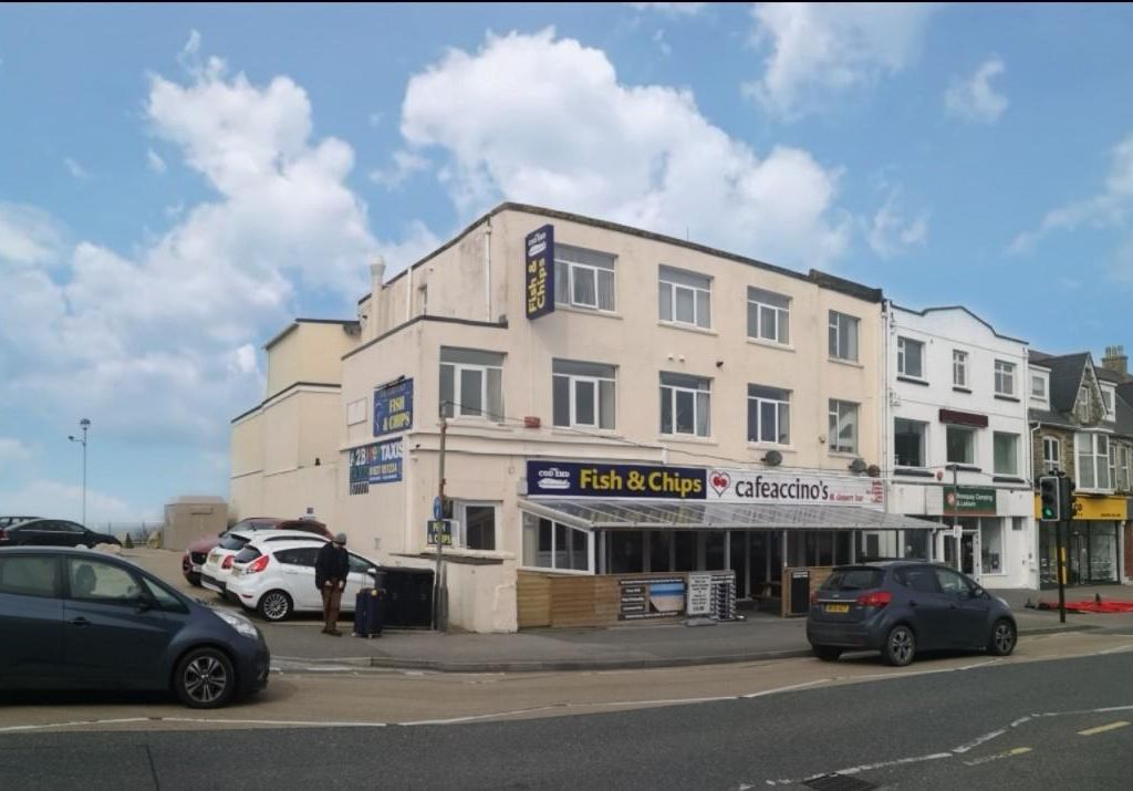 1 bed flat for sale in Cliff Road, Newquay TR7, £160,000