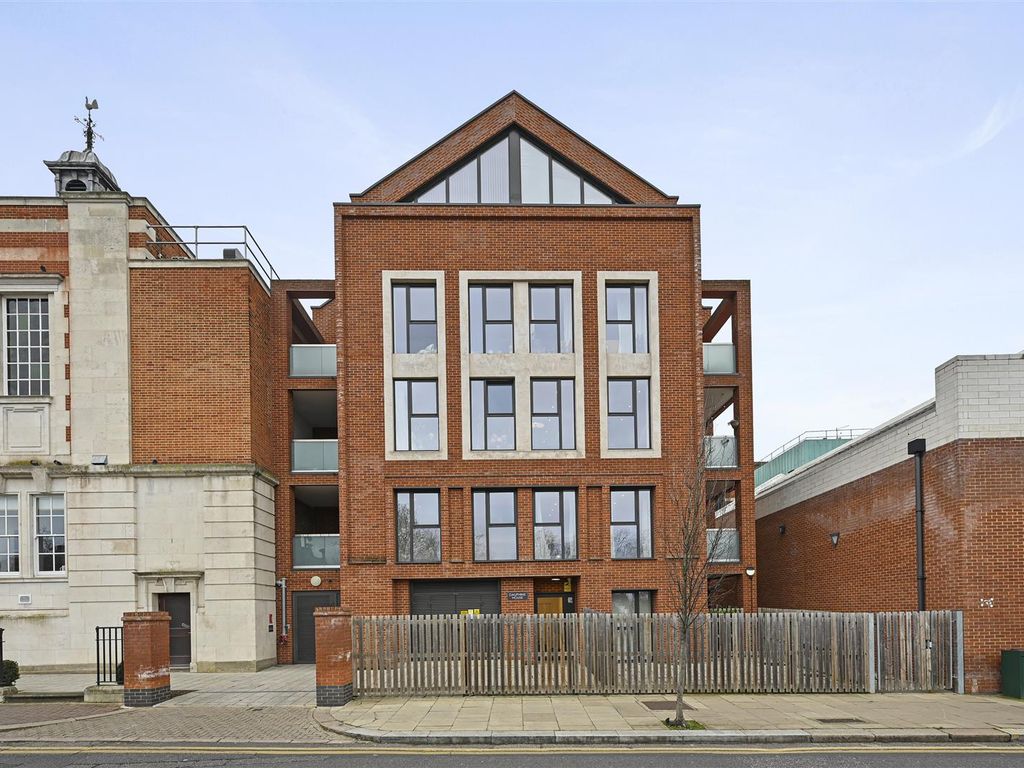 2 bed flat for sale in Acton Town Hall, Dauphine House, Salisbury Street, London W3, £585,000