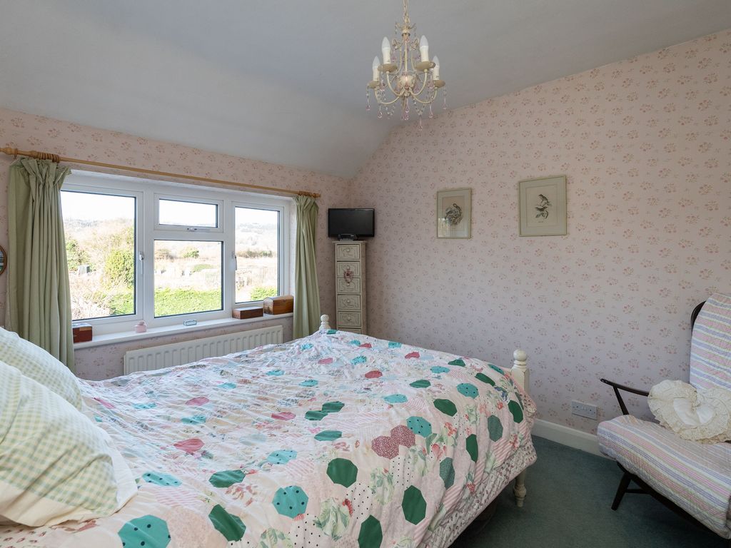 3 bed semi-detached house for sale in Oakdene Close, Brockham, Betchworth RH3, £575,000