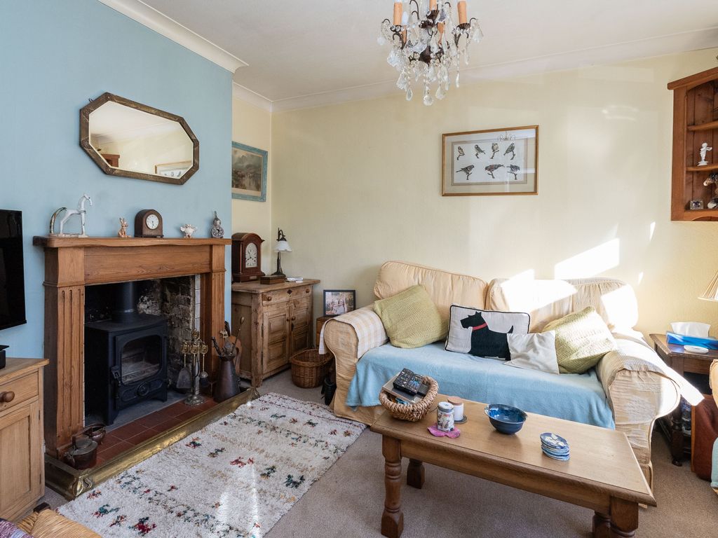 3 bed semi-detached house for sale in Oakdene Close, Brockham, Betchworth RH3, £575,000