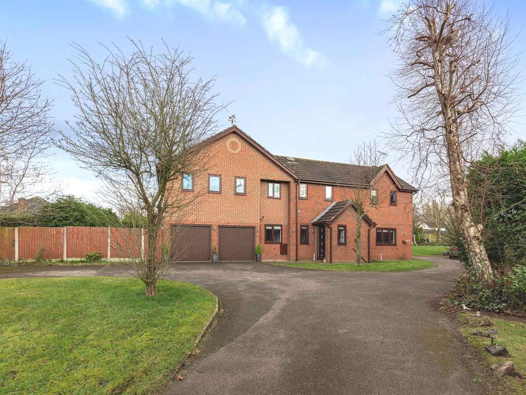 6 bed detached house for sale in Boulton Close, Malkins Bank, Sandbach CW11, £850,000