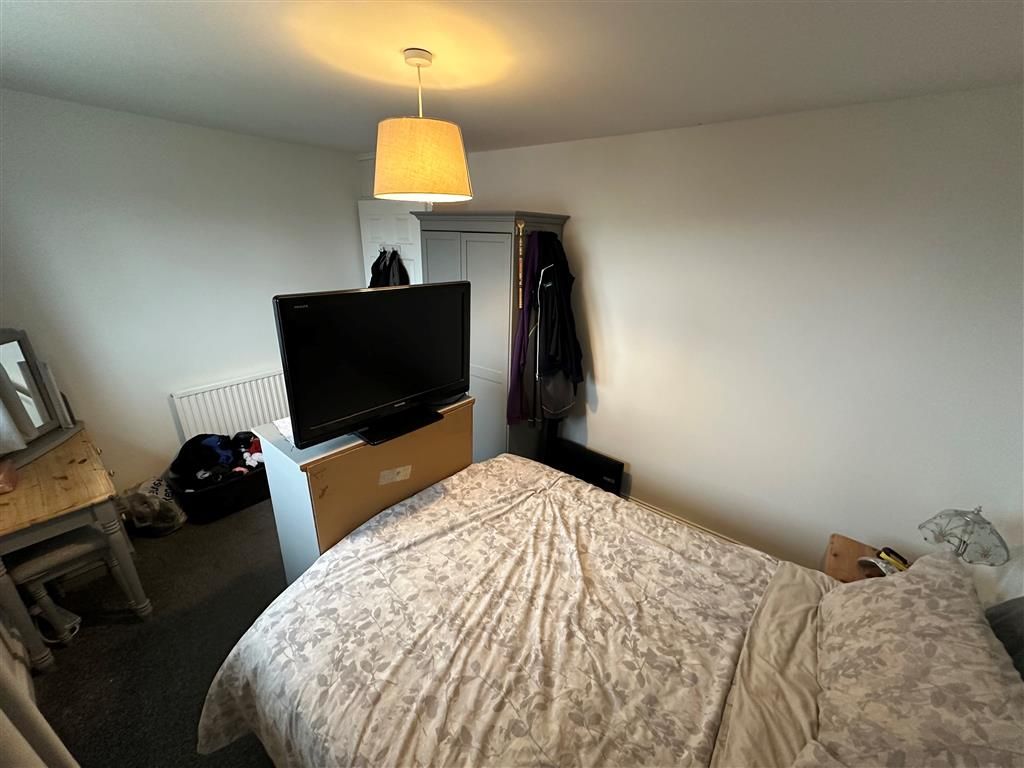 3 bed property to rent in Heol Y Glyn, Tonyrefail, Porth CF39, £800 pcm