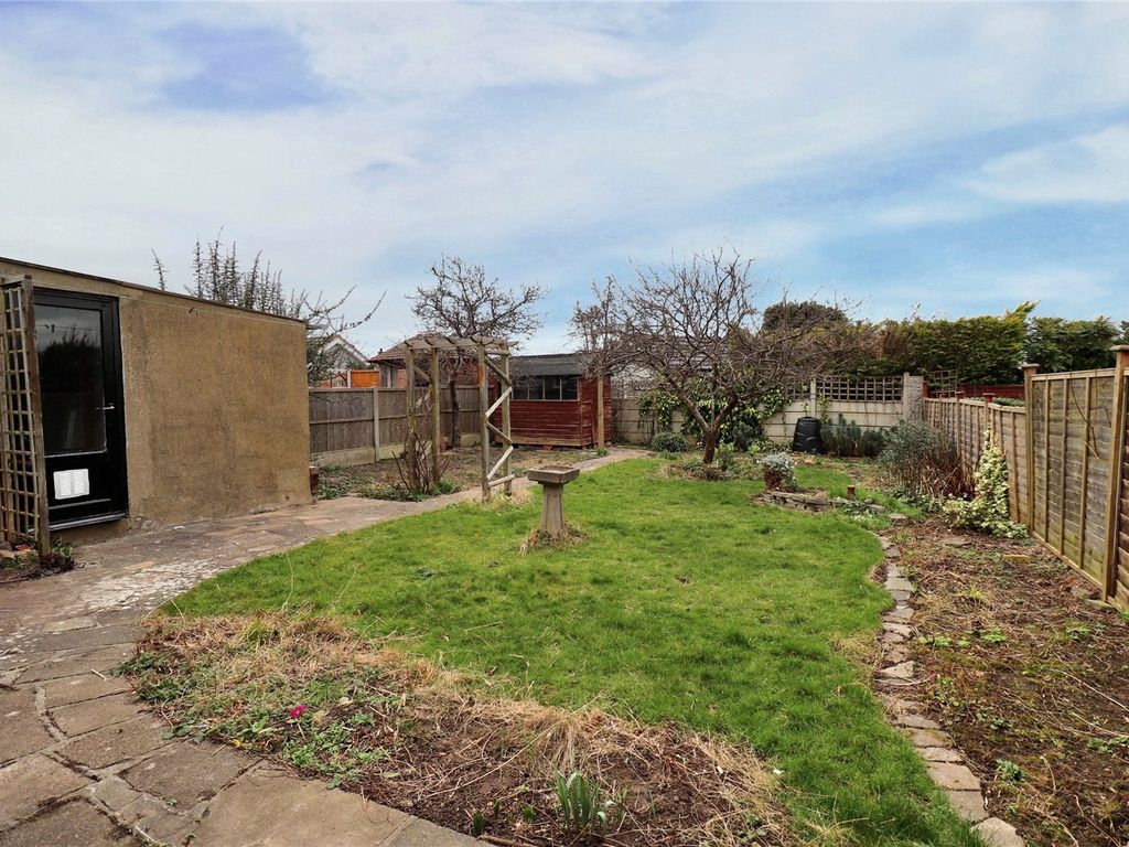 3 bed bungalow for sale in Wick Chase, Wick Estate, Southend-On-Sea, Essex SS2, £475,000