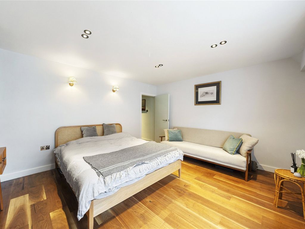 2 bed flat for sale in Offord Road, Barnsbury, London N1, £1,000,000
